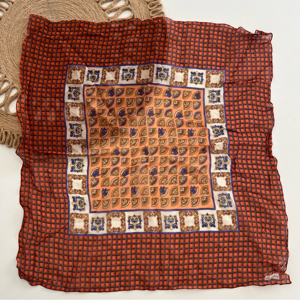 Vintage Symphony Retro Geometric Print Square Scarf